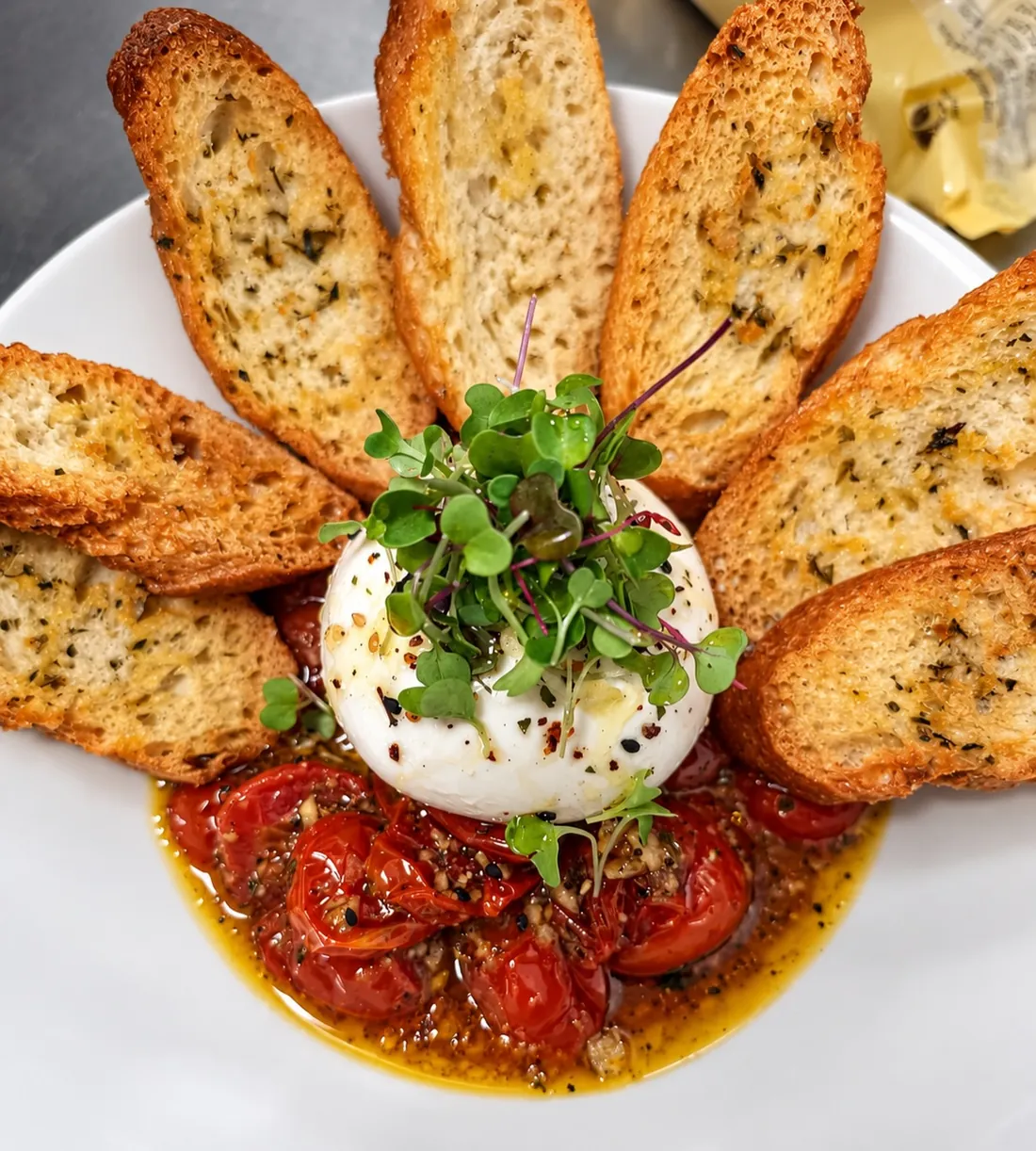 Ensalada de burrata con sherry confitado